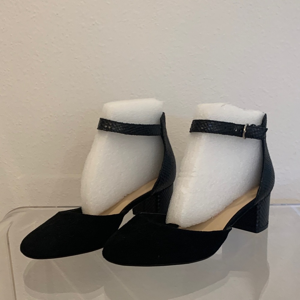 Isaac Mizrahi Black Suede/leather Ankle Strap Heels
